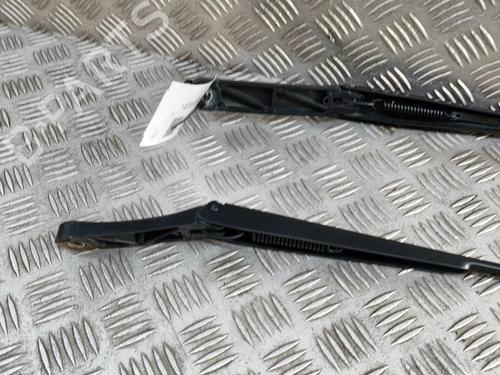 Front windshield wiper arm VW PASSAT B7 Variant (365) 1.6 TDI | BP27295424C143