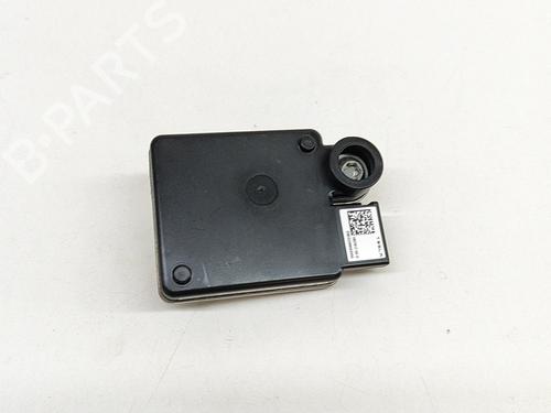 elektronisk-modul-tesla-model-y-5yjy-2019-32754681 main image