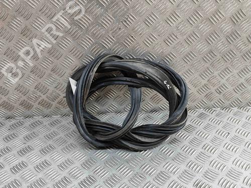 Gummiliste TOYOTA AURIS (_E18_) 1.3 Dual-VVTi (NRE180_, NRE180R) (99 hp) 29458676