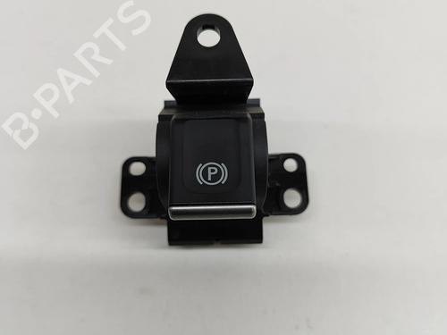 switch-lexus-ux-_aa1_-_ah1_-_ma1_-2018-27768201 main image