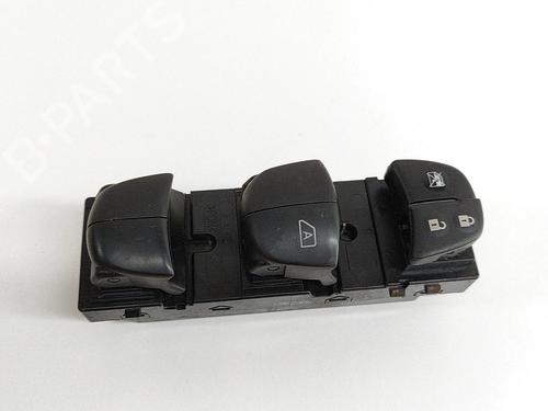 Used Right front window switch Right front window switch NISSAN PULSAR Hatchback (C13) 1.5 dCi (110 hp) 18878529 18878529