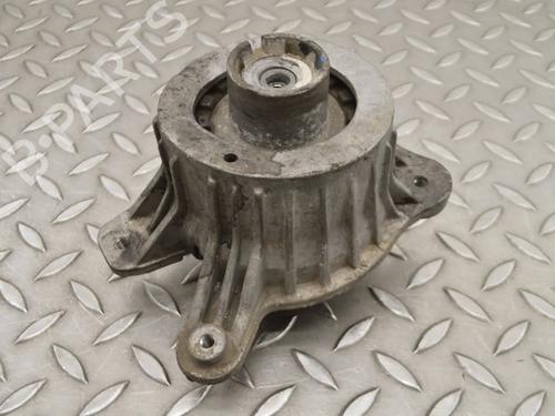 Used Engine mount MERCEDES-BENZ E-CLASS (W213) E 220 d (213.004) (194 hp) 30229722