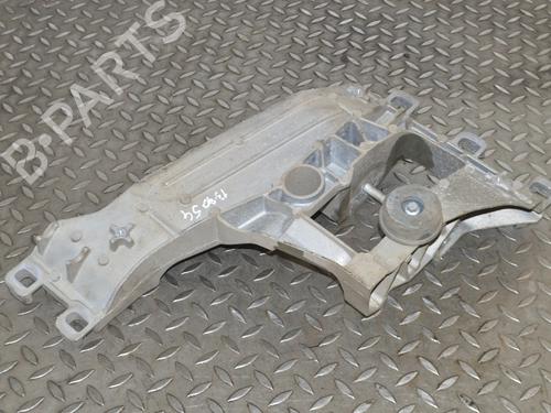Used Gearbox mount Gearbox mount JAGUAR F-PACE (X761) 2.0 SD4 AWD (241 hp) 30281764 30281764