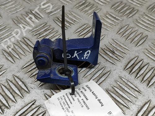 hingedoor-check-strap-skoda-enyaq-iv-suv-5az-2020-27775326 main image