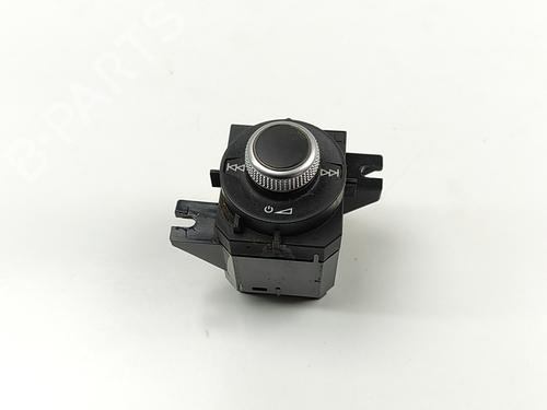 Used Switch AUDI Q2 (GAB, GAG) 35 TFSI (150 hp) 28559961