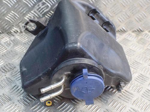 Used Windscreen washer tank VW TIGUAN (AD1, AX1) 1.4 TSI (125 hp) 6767517