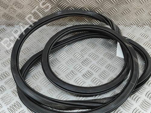 Used Rubber door seal AUDI Q7 (4MB, 4MG, 4MQ) 45 TDI quattro (249 hp) 28675491