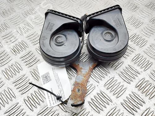 horn-ford-transit-custom-v362-bus-f3-2012-36644871 main image
