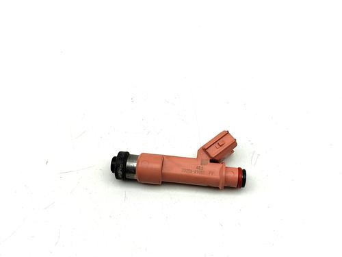 Used Injector Injector TOYOTA YARIS (_P13_) 1.5 Hybrid (NHP130_) (101 hp) 33389854 33389854
