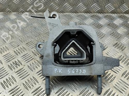 Used Engine mount Engine mount PEUGEOT 2008 II (UD_, US_, UY_, UJ_, UR_, UC_) e-2008 (UKZKXZ) (136 hp) 30130539 30130539