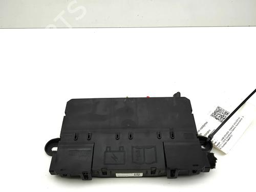 Used Fuse box Fuse box 38162156 38162156
