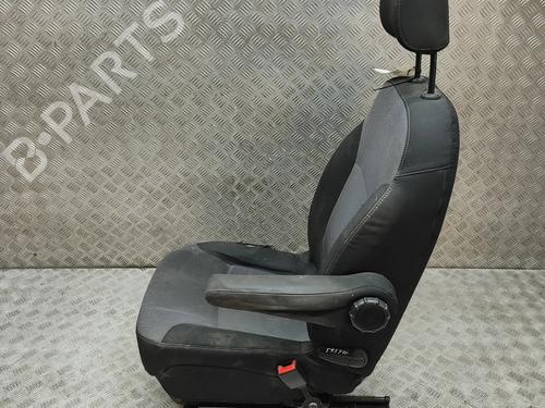 Right front seat OPEL VIVARO B Bus (X82) 1.6 CDTI (06) | BP31951213C16
