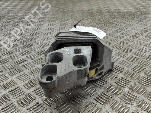 Engine mount MERCEDES-BENZ GLA-CLASS (X156) GLA 220 CDI / d 4-matic (156.905) | BP19283689M89 