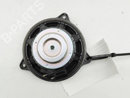 Speaker LAND ROVER DEFENDER Station Wagon (L663) P525 4x4 | BP32525619E2