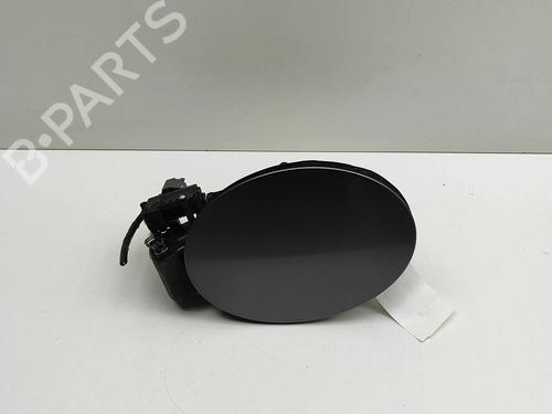 fuel-flap-jaguar-f-pace-x761-2015-29867630 main image