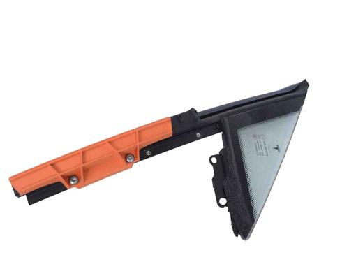 Used Front right quarter glass TESLA MODEL S (5YJS) 70D AWD (334 hp) 30242042