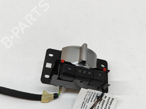Used Gear lever PEUGEOT 2008 II (UD_, US_, UY_, UJ_, UR_, UC_) e-2008 (UKZKXZ) (136 hp) 29042453