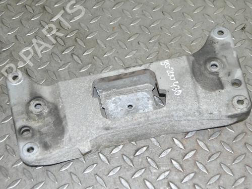 Used Gearbox mount Gearbox mount BMW 7 (F01, F02, F03, F04) 730 d (258 hp) 33396751 33396751