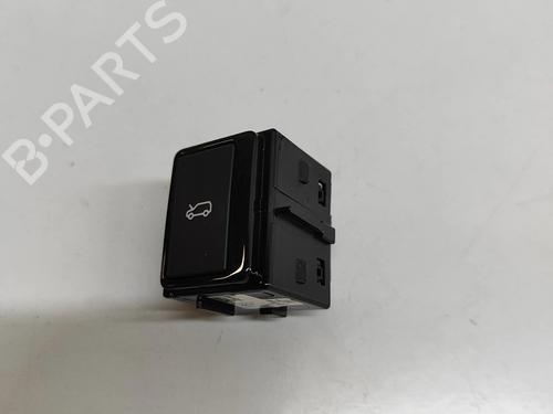 switch-jaguar-i-pace-x590-2018-28275890 main image