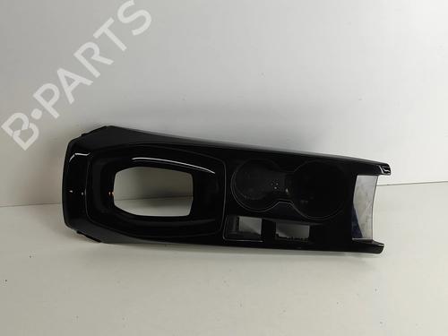 Used Middle console Middle console PEUGEOT 2008 II (UD_, US_, UY_, UJ_, UR_, UC_) e-2008 (UKZKXZ) (136 hp) 27778917 27778917