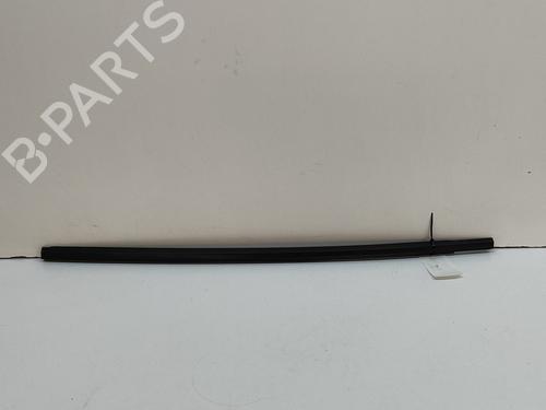 Used Door moulding trim PEUGEOT 5008 II (MC_, MJ_, MR_, M4_) 1.5 BlueHDi 130 (MCYHZJ, MCYHZR, MCYHZX) (131 hp) 28676498