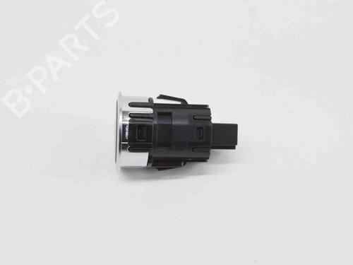 Switch VOLVO XC40 (536) T5 AWD | BP13029836I30