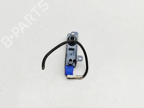 camera-tesla-model-3-5yj3-2017-33176614 main image