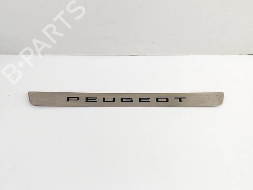 Used Step Step PEUGEOT 3008 III (KA_, KB_, KC_) e-210 (KCZKZX) (213 hp) 28559350 28559350