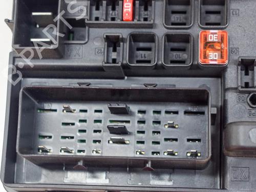 Fuse box OPEL INSIGNIA A Saloon (G09) 2.0 CDTI (69) | BP10526597E1
