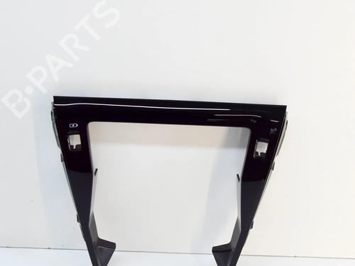 Used Middle console Middle console PEUGEOT 2008 II (UD_, US_, UY_, UJ_, UR_, UC_) 1.2 PureTech 100 (USHNK) (101 hp) 14645800 14645800