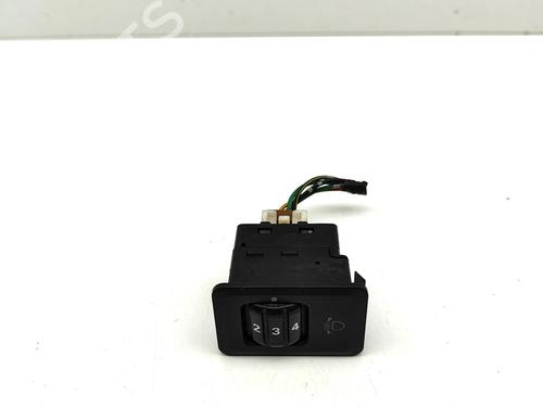 Used Switch Switch MITSUBISHI L200 (K7_T, K6_T, K5_T) 2.5 TD 4WD (K74T) (99 hp) 33391343 33391343