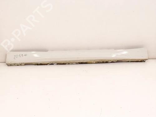 Højre sidekjole Højre sidekjole BMW 1 Convertible (E88) 135 i (306 hp) 14664895 14664895