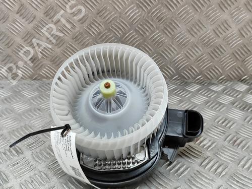 Used Heater blower motor LAND ROVER RANGE ROVER VELAR (L560) 2.0 D240 SD4 4x4 (241 hp) 16194658