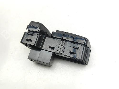 Switch VOLVO V60 II (225) B6 Mild-Hybrid AWD | BP31748643I30 