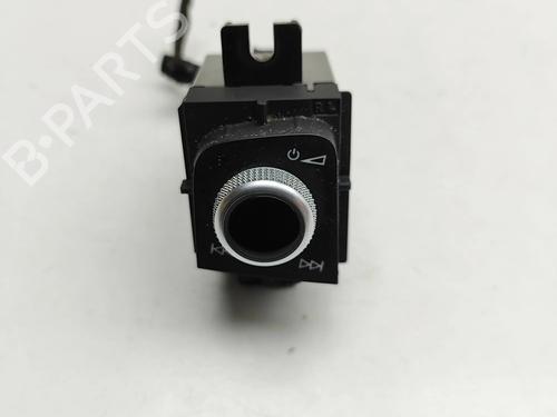 switch-audi-a4-b9-8w2-8wc-2015-32974096 main image