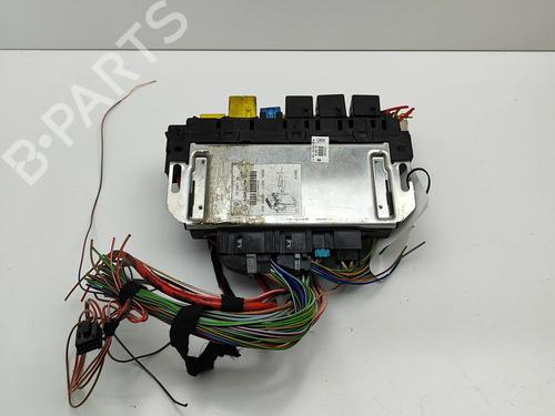 Used Fuse box Fuse box MERCEDES-BENZ S-CLASS (W220, V220) S 500, S 500 L (220.075, 220.175, 220.875) (306 hp) 25380546 25380546
