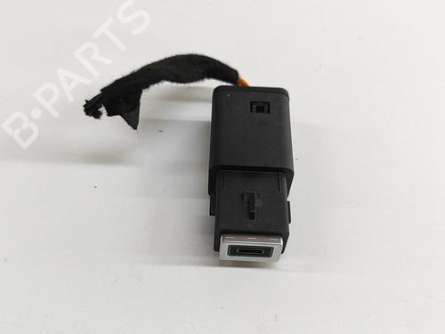 Used Electronic module PEUGEOT 5008 III e-210 (213 hp) 28045834