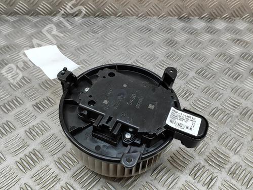 Heater blower motor LAND ROVER DISCOVERY V (L462) 3.0 D 4x4 | BP16944833M62