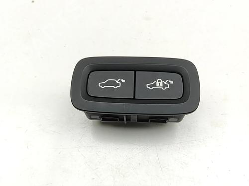 switch-volvo-xc90-ii-256-2014-33385494 main image