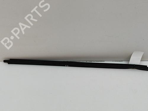 Used Door moulding trim TOYOTA HILUX VII Pickup (_N1_, _N2_, _N3_) 2.5 D-4D 4WD (KUN25_, KUN25R) (120 hp) 16194046