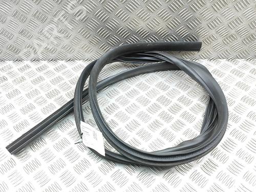Used Rubber door seal FORD FOCUS III 1.0 EcoBoost (125 hp) 30108833