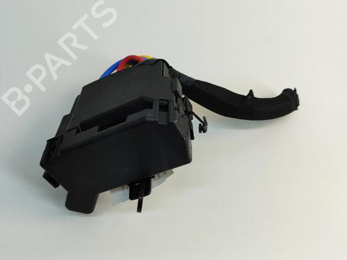 Used Fuse box PEUGEOT 3008 III (KA_, KB_, KC_) e-210 (KCZKZX) (213 hp) 28555077