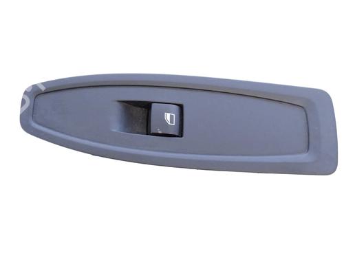 Højre fortil elrude kontakt BMW 2 Convertible (F23) M 240 i (340 hp) 30284227