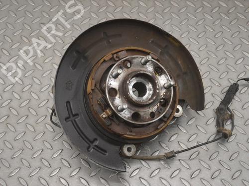 Used Right rear steering knuckle KIA SORENTO III (UM) 2.2 CRDi (200 hp) 30244833