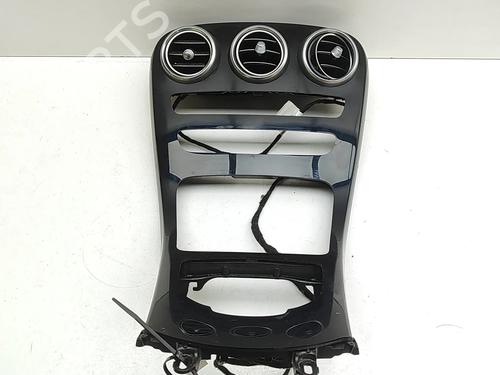 Midtkonsoll Midtkonsoll MERCEDES-BENZ C-CLASS Coupe (C205) C 220 d (205.304) (163 hp) 33465207 33465207