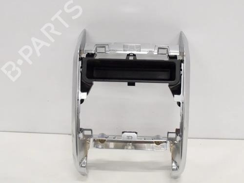 Used Middle console Middle console LAND ROVER RANGE ROVER SPORT II (L494) 3.0 SDV6 4x4 (306 hp) 14610888 14610888