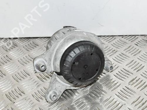 Used Engine mount MERCEDES-BENZ C-CLASS (W205) C 220 BlueTEC / d (205.003) (163 hp) 6734025