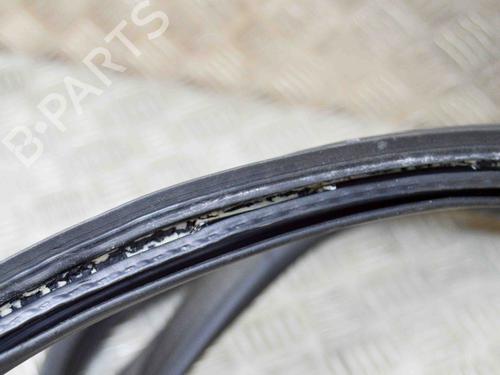 Rubber door seal PEUGEOT 3008 II SUV (MC_, MR_, MJ_, M4_) 1.6 THP 165 (M45GYW, M45GZW, M45GYV) | BP14646359C142