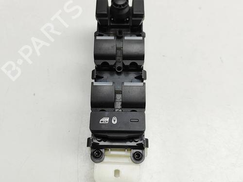 Used Right front window switch Right front window switch LAND ROVER DISCOVERY V (L462) 3.0 D 4x4 (211 hp) 33883048 33883048