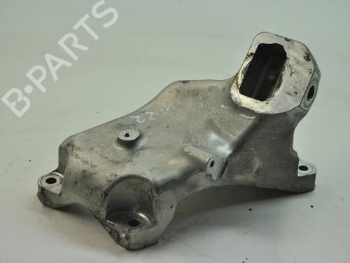 Używane Wspornik / Uchwyt MERCEDES-BENZ C-CLASS (W205) AMG C 63 (205.086) (476 hp) 30210061